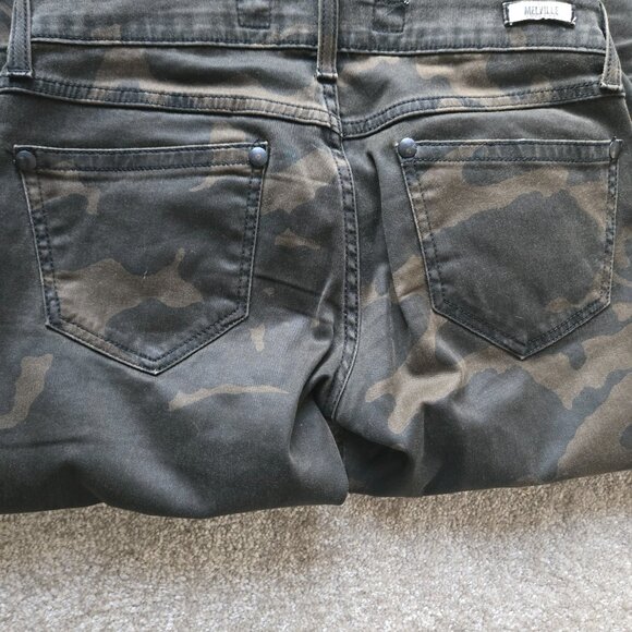 BRANDY MELVILLE Camo Jeans. Size 24 - Picture 2 of 3